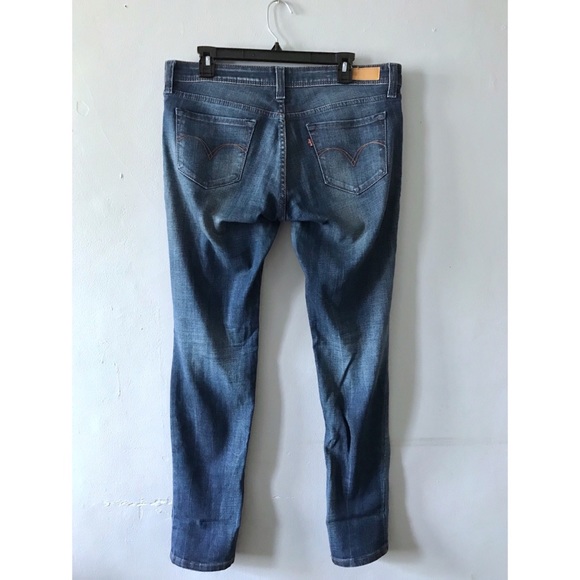 Levis | Demi Curve | Medium Wash Jeans - Picture 3 of 8